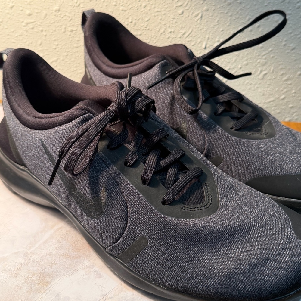 Nike Flex Men’s 9.5 Black Training Running Gym Shoes Lightweight